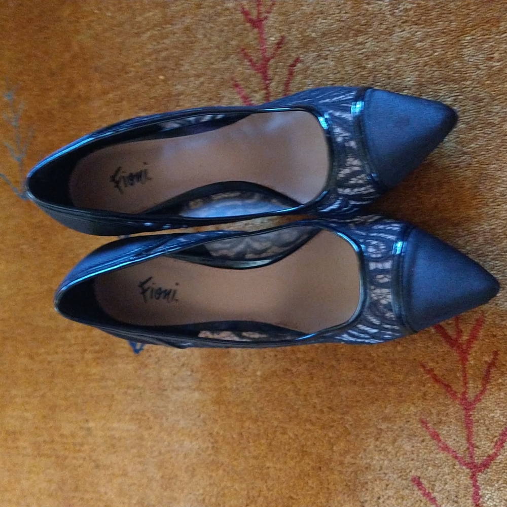 Ladies shoes